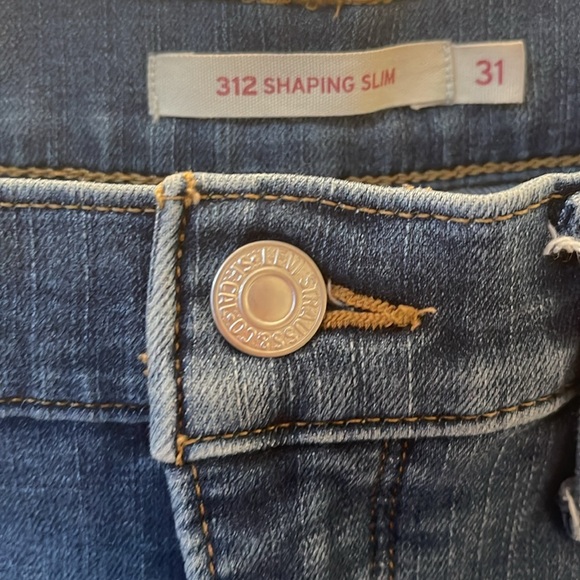 Levi’s Jeans - Picture 2 of 2